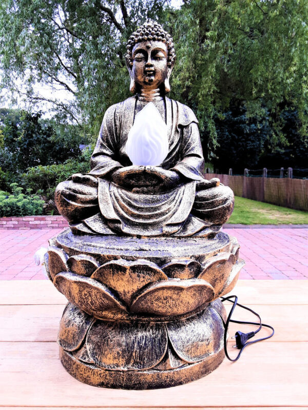 Boeddha met lamp